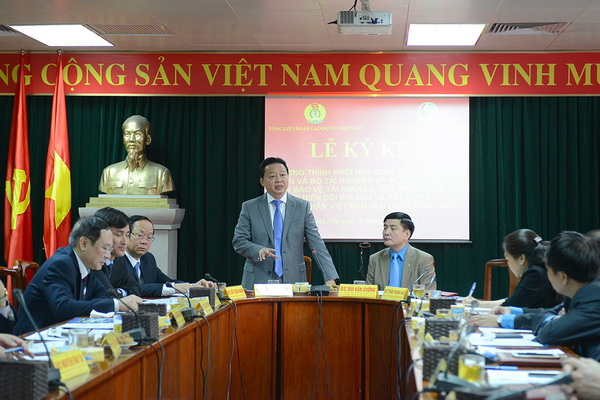 Bộ TN&MT - Tổng LĐLĐ Việt Nam: Phối hợp toàn diện trong bảo vệ tài nguyên, môi trường và ứng phó BĐKH 